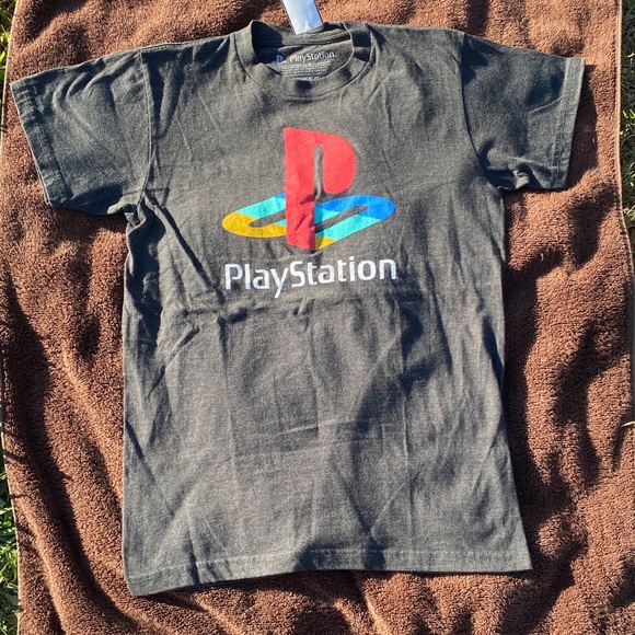 PlayStation T-shirt - Picture 1 of 4